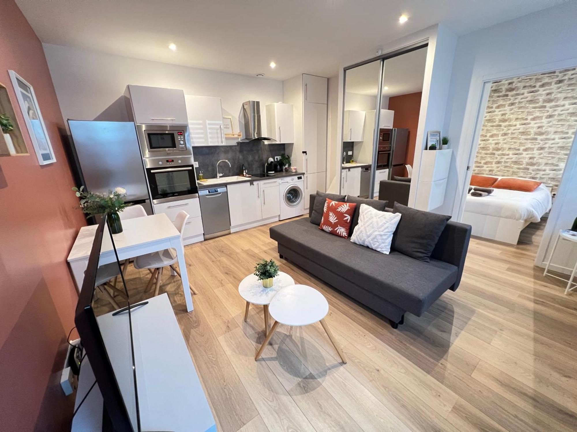 Appartement Le Rémois - CENTRE - Cour privative - WIFI à Reims Extérieur photo