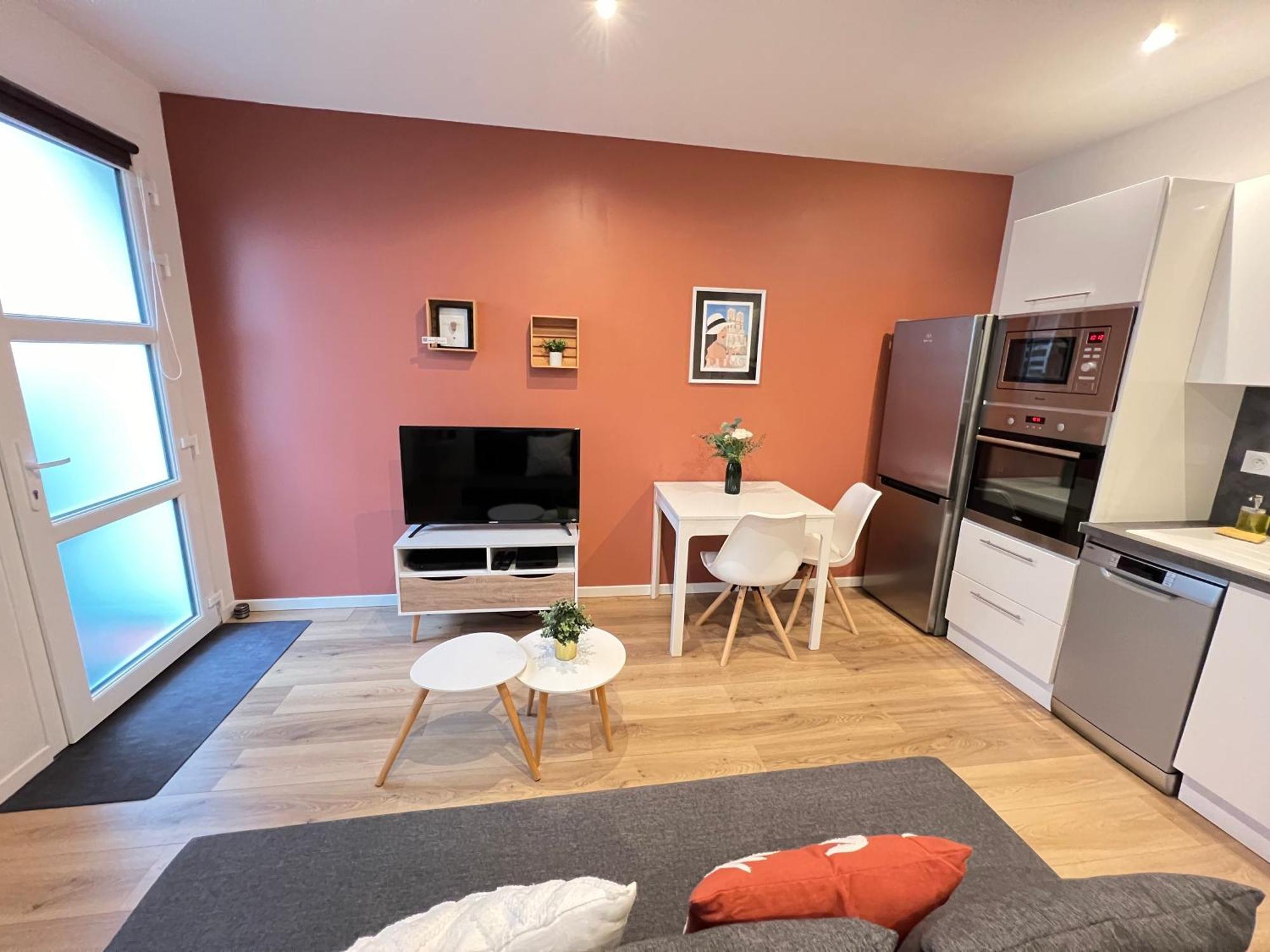 Appartement Le Rémois - CENTRE - Cour privative - WIFI à Reims Extérieur photo